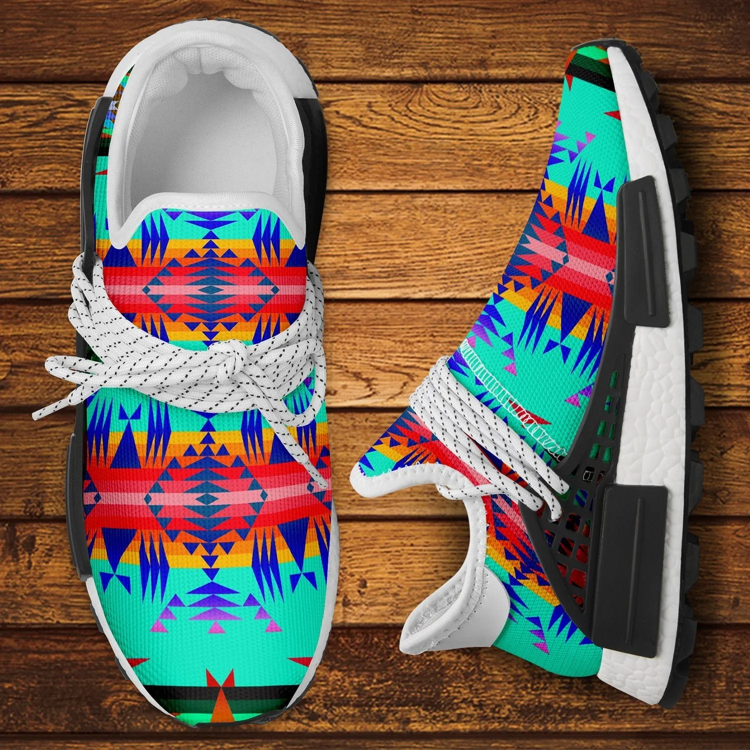 Between the Mountains Spring Okaki Sneakers