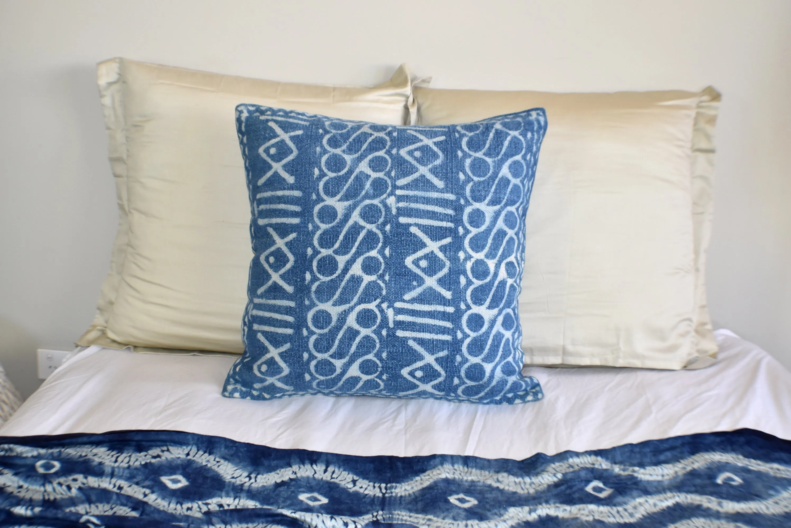 Block Print Heavy Cotton Dari Cushion Cover 65x65cm- IB65-11